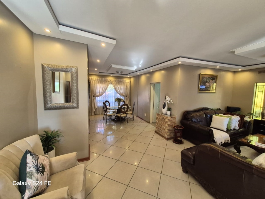 3 Bedroom Property for Sale in Rustenburg North North West